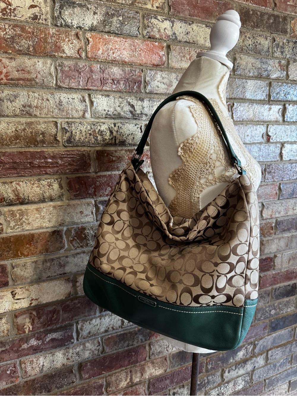 2013 Coach Park Signature Hobo handbag